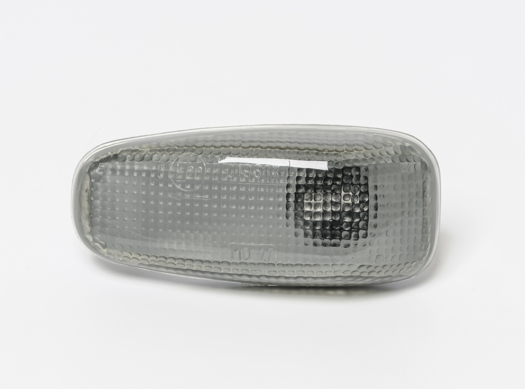 Повторювач повороту димчастий овальний Mercedes