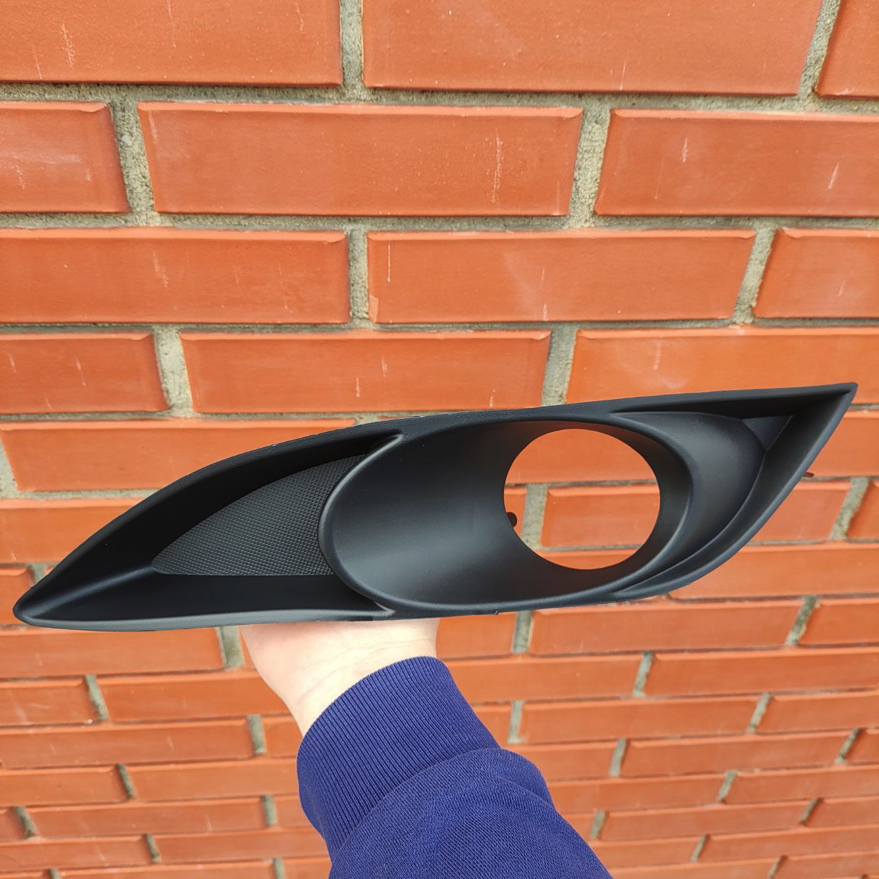 Решітка противотуманки ліва Toyota Auris E15 2007-2010