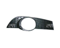 Решітка в бампер передній права (з отв. противотуманки)