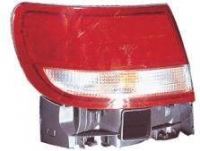 Ліхтар задній лівий зовнішній біло-червоний (HB) Toyota Carina E