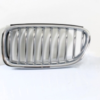 Решітка радіатора ліва (хром/титан) BMW 5 F10 (БМВ 5 Ф10) 2013-2017