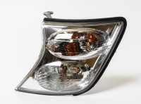 Габаритний ліхтар (поворотник) лівий Nissan Patrol 2003-2005