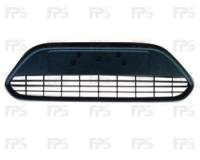 Решітка в бампер передній середня