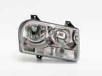 Фара права Chrysler 300C (Крайслер 300С) 2004-2011