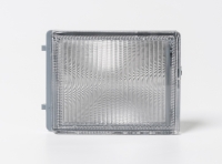 Заглушка-відбивач в бампер права мала світла VW Passat B4