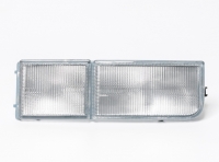 Заглушка-відбивач в бампер права велика світла VW Passat B4