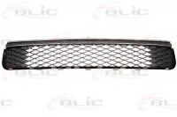 Решітка в бампер Toyota Auris E15 2010-2012