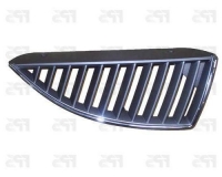 Решітка в бампер верхня права хром/чорна по 2006