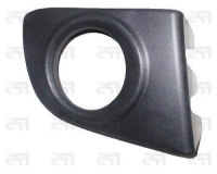 Решітка в бампер права по 2005 з решіткою противотуманки