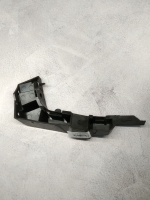 Кронштейн бампера переднього правий BMW X3 E83 (БМВ Х3 Е83)