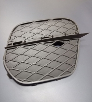 Решітка в бампер права BMW X5 E70 (БМВ Х5 Е70) 2010-2013 51117222860