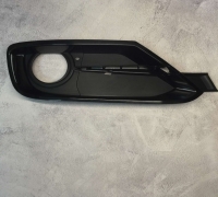 Решітка в бампері, права BMW 3 F30 (БМВ 3 Ф30) SPORT 2012-2019 51117300738