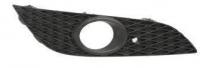 Решітка в бампер права після 2007 (з отвором)