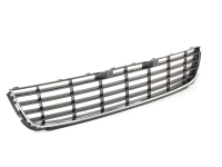 Решітка переднього бампера с хром накладкой VW Golf 6