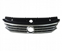 Решітка радіатора VW Passat B8 (Фольксваген Пассат Б8) USA 2016-2019 561853651G