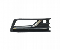 Решітка в бампер права VW Passat B8 (Фольксваген Пассат Б8) USA 2016-2019 561854662NRYP