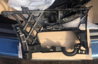 Кронштейн переднього бампера лівий VW Golf 7 зовнішній