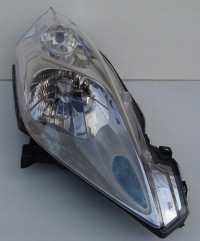 Фара права Nissan Leaf (Ніссан Лиф) 2011-2017