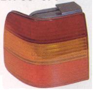Ліхтар задній лівий зовнішній жовто-червоний (sedan) VW Passat B4