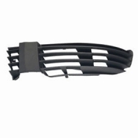Решітка в бампер ліва  (без отв. п/тум. )