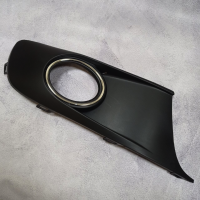 Решітка в бампер права VW Touran (Фольксваген Тоуран) 2010-2015 1T0853666P9B9, 1T0853666P9B9