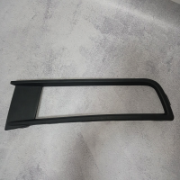 Решітка в бампер ліва VW Touran (Фольксваген Тоуран) 2015-2020 5TA853665C