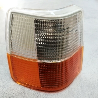 Покажчик повороту правий біло-жовтий Volvo 740 1988-1994