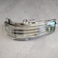 Покажчик повороту в праве дзеркало Toyota Auris E15 / Toyota Corolla E14 E15 Покажчик повороту в праве дзеркало Toyota Auris E15 / Toyota Corolla E14 E15