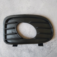 Решітка противотуманной фари лівої Opel Vectra B 1999-2002