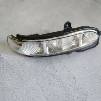 Покажчик повороту в праве дзеркало Mercedes w211 2002-2006 / G класс 463 Покажчик повороту в праве дзеркало Mercedes w211 2002-2006 / G класс 463