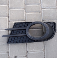 Решітка противотуманки в бампер ліва спорт VW Tiguan (Фольксваген Тігуан) 2011-2016