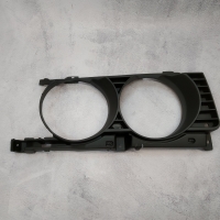 Решітка фари правої BMW e34 після 1993 