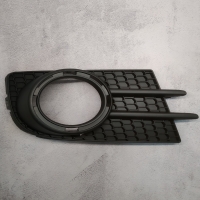 Решітка противотуманки в бампер права спорт (хром) VW Tiguan (Фольксваген Тігуан) 2011-2016