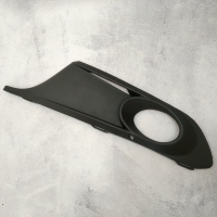 Решітка в бампері зліва з отвором для фари VW Jetta 6 (Фольксваген Джетта 6) 2010-2015