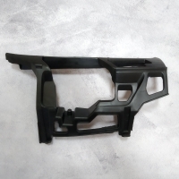 Кріплення бампера переднього (кронштейн) правий зовнішній VW Golf 6 (Фольксваген Гольф 6)