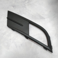 Решітка в бампері ліва з отвором для галогена VW Jetta 6 (Фольксваген Джетта 6) 2015-2020