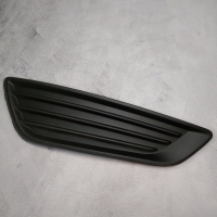 Решітка бампера права, без отвор.для галогенів Ford Focus MK3 (Форд Фокус МК3) 2014-2018 F1EB-15A298-C Решітка бампера права, без отвор.для галогенів Ford Focus MK3 (Форд Фокус МК3) 2014-2018 F1EB-15A298-C