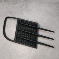 Решітка противотуманки правої VW Golf 6 GTI