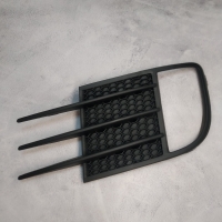 Решітка противотуманки лівої VW Golf 6 GTI