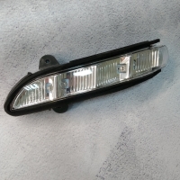 Покажчик повороту в ліве дзеркало Mercedes w211 2006-2009