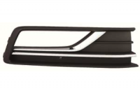 Решітка в бампер права VW Passat B8 (Фольксваген Пассат Б8) USA 2016-2019