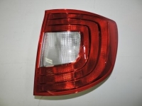 Ліхтар задній правий Skoda Superb 2009-2013 комбі