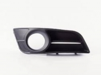 Решітка (противотуманки) в бампер права Toyota Corolla e12 2005-2007 седан / комбі Решітка (противотуманки) в бампер права Toyota Corolla e12 2005-2007 седан / комбі