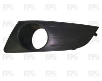 Решітка в бампер ліва (з отвором противотуманки)