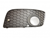 Решітка в бампер ліва (противотуманки) VW Golf 5 GTI закрита