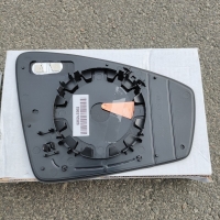 Скло (вкладиш, дзеркальний елемент) дзеркала лівий VW Tiguan 2016- Скло (вкладиш, дзеркальний елемент) дзеркала лівий VW Tiguan 2016-