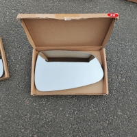 Tesla Model S (Тесла Модел S) 2012- скло дзеркала (вкладиш, дзеркальний елемент) правий