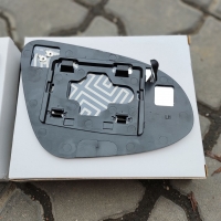 Toyota Prius C (Тойота Пріус С) вкладиш дзеркала (дзеркальний елемент) лівий