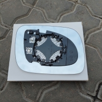 Скло (вкладиш, дзеркальний елемент) дзеркала лівий VW Touareg 2002-2007