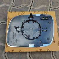 Скло (вкладиш, дзеркальний елемент) дзеркала правий VW Touareg 2002-2007